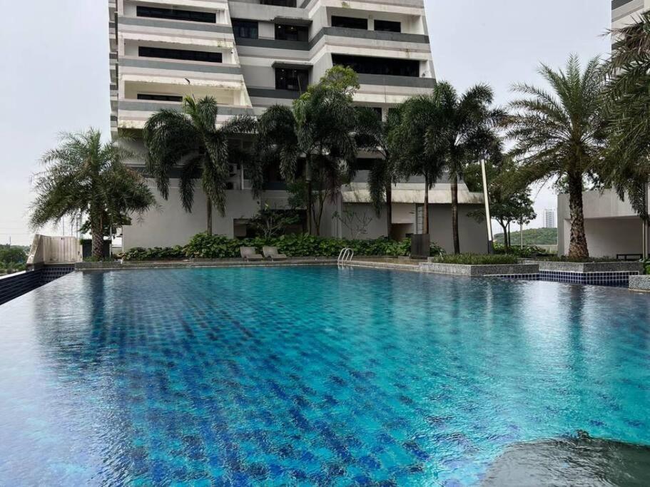 Meridinmedini Familytrip 5Min To Legoland By Vdo Homestay Nusajaya  Buitenkant foto