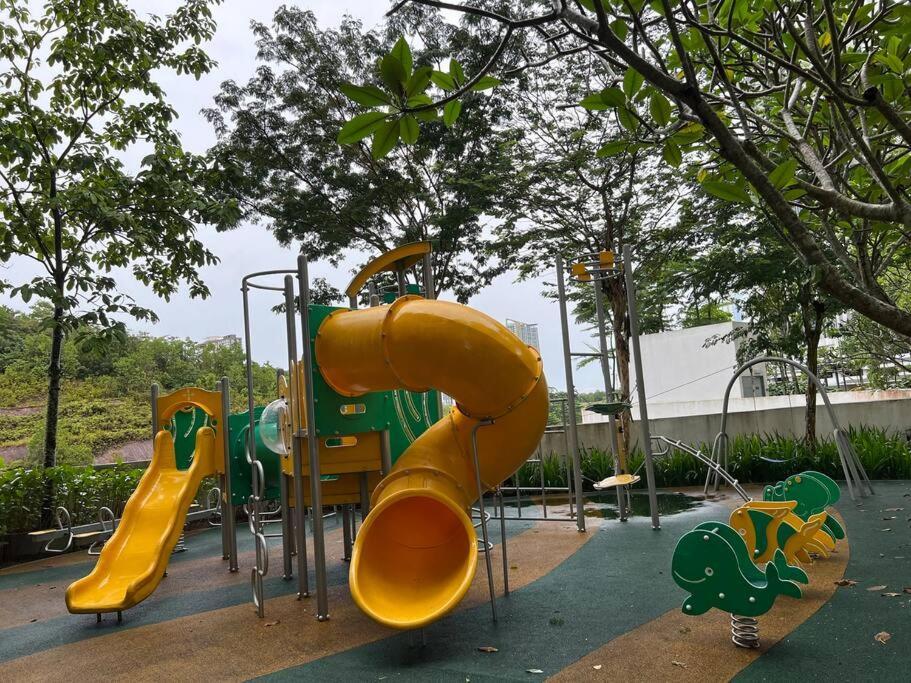 Meridinmedini Familytrip 5Min To Legoland By Vdo Homestay Nusajaya  Buitenkant foto